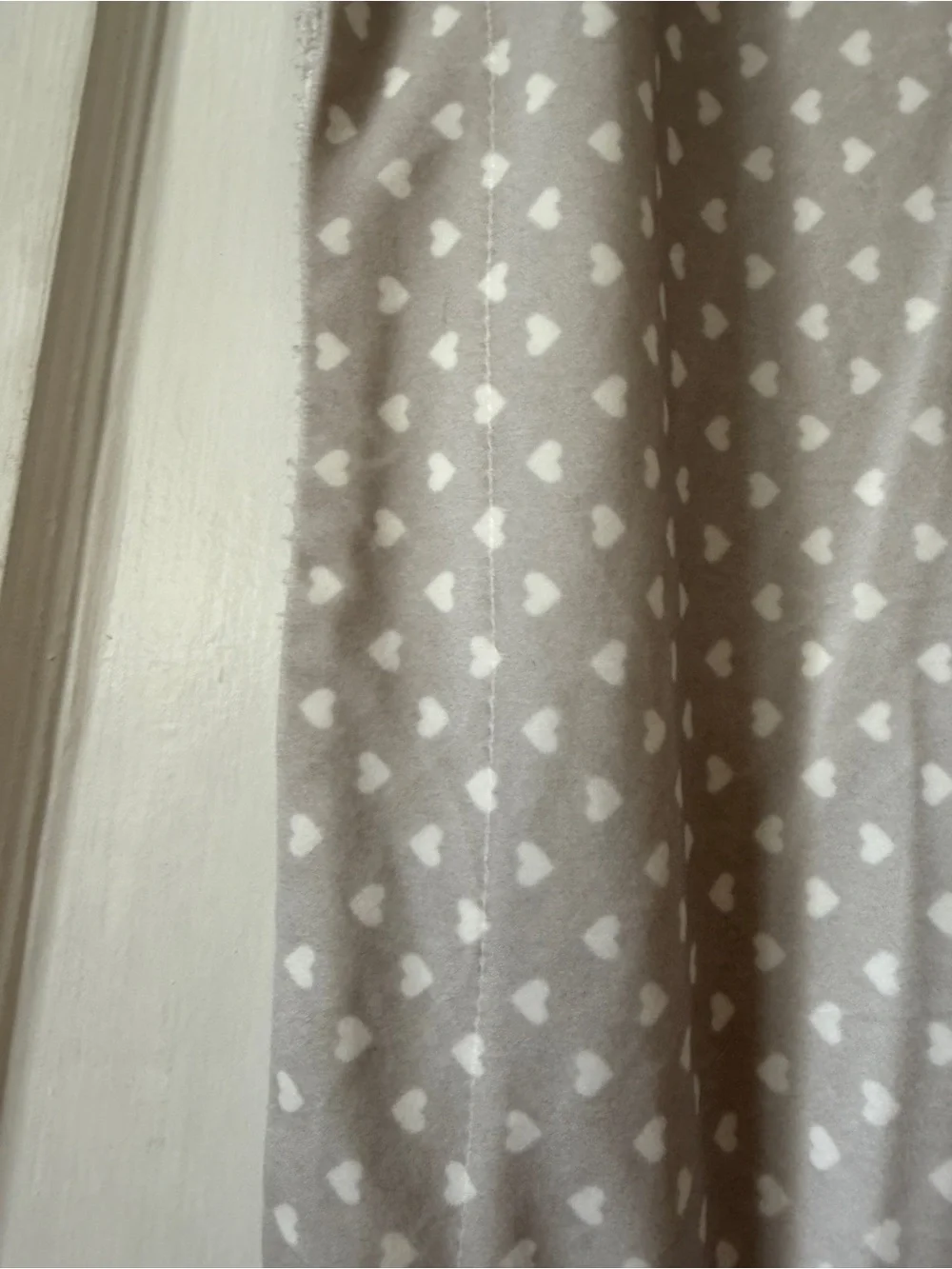 Light gray Heart-Print throw blanket